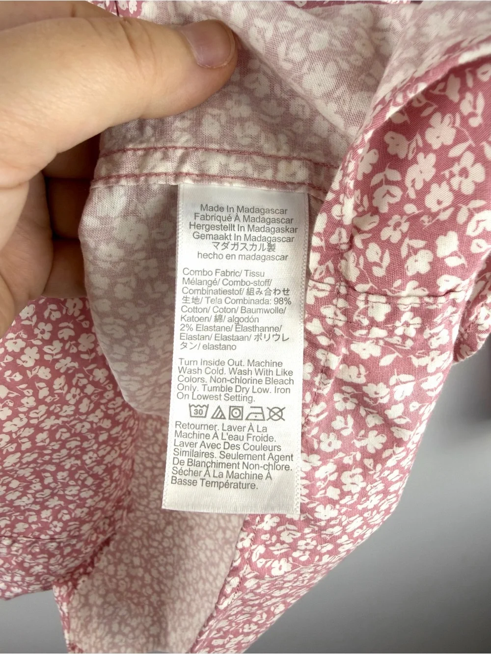 J Crew Men’s Pink Floral Flex Washed Medium Button Down Long Sleeved Cotton
